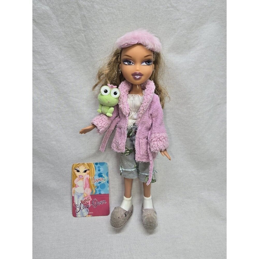 Vintage Bratz Fashion Doll Sleepover Yasmin V2- Flawed Clothing